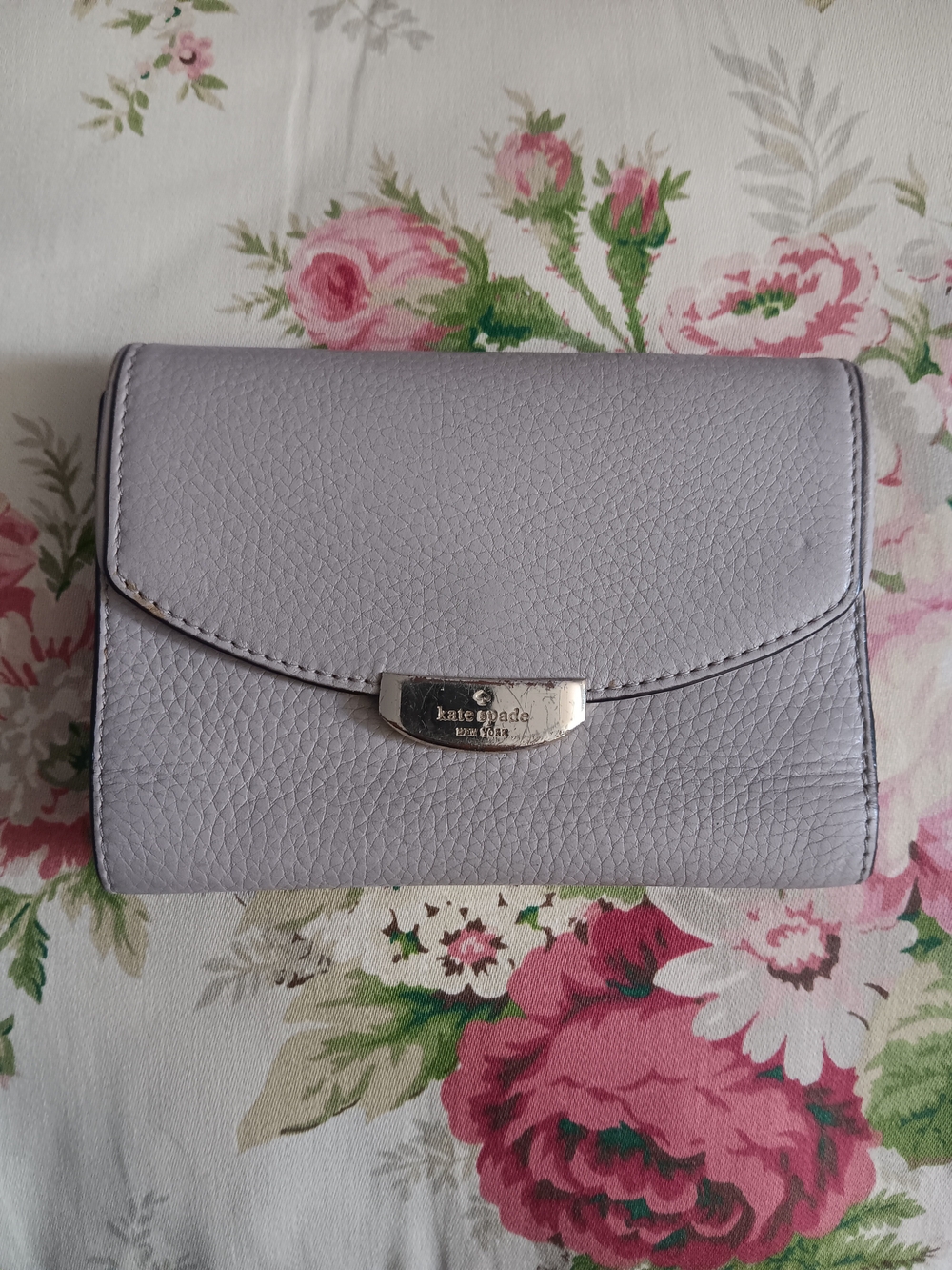 Kate Spade Gray Mulberry Street Pebble Textured Leather Snap Compact Wallet D11